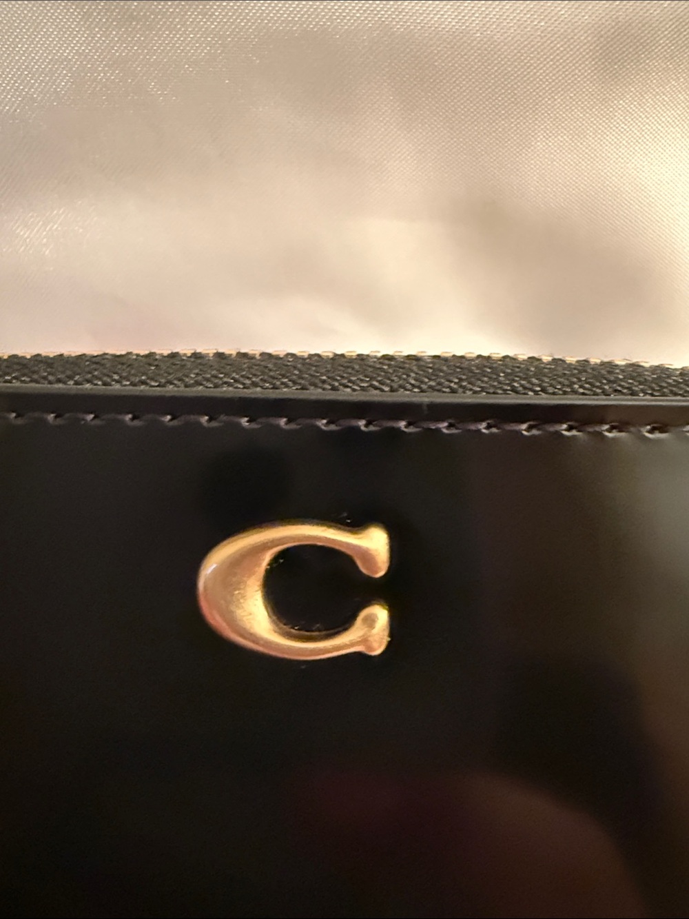 🖤💛Coach NWT Black Patent Leather Essential Small Zip Wallet with Brass Charms - Picture 7 of 9